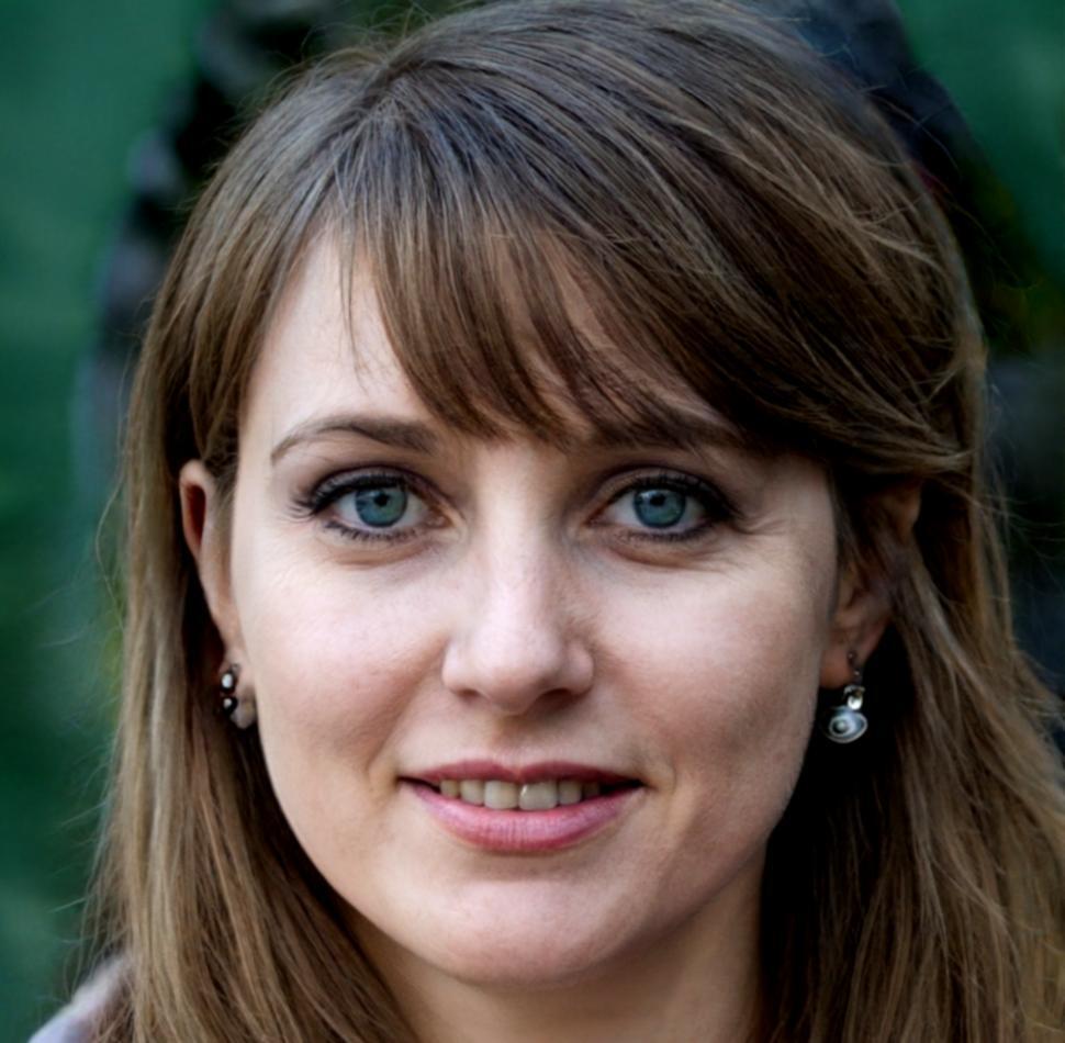 Portrait of Sophie Martinez, Personal Finance Coach